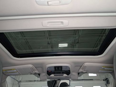 Used 2021 Subaru Crosstrek 2.5i Sport w/ Moonroof Package image 17