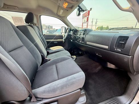 Used 2009 Chevrolet Silverado 2500 W/T AWD/4WD image 15