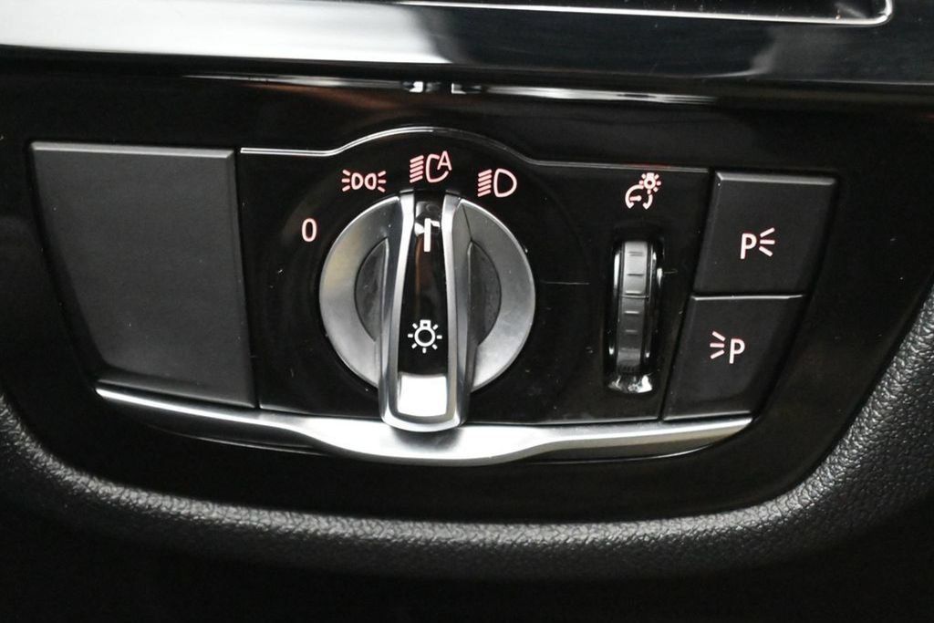 Used 2023 BMW 540i w/ Convenience Package RWD image 19