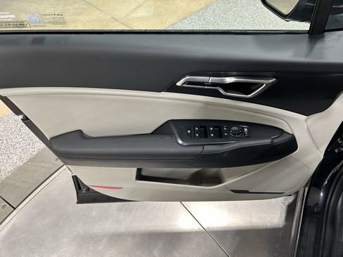 New 2026 Kia Sportage EX w/ EX Panorama Roof Package image 11