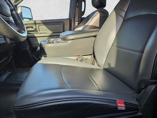 Used 2024 RAM 2500 Tradesman w/ Chrome Appearance Group AWD/4WD image 13