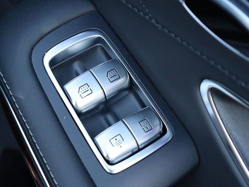 Used 2019 Mercedes-Benz S 560 Sedan w/ AMG Line Exterior image 41