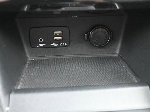 Used 2020 Subaru Forester Limited image 31