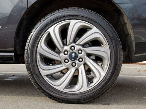 Used 2023 Lincoln Navigator L Reserve AWD/4WD image 12