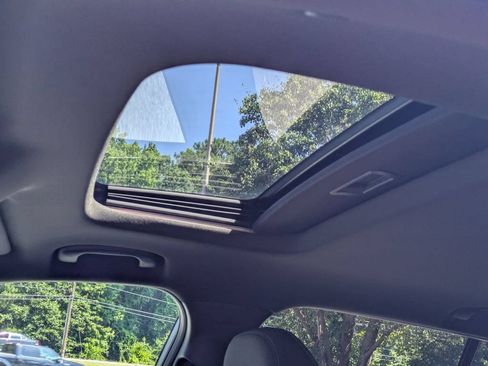 New 2026 Chevrolet Trax RS w/ Sunroof Package FWD image 11