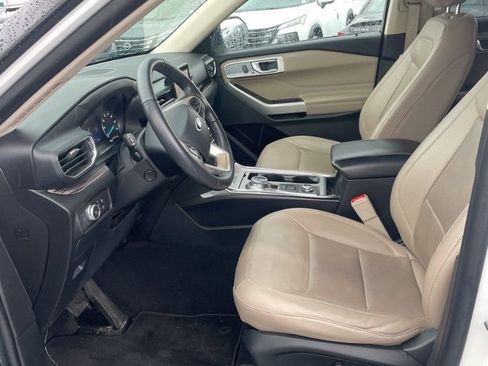 Used 2021 Ford Explorer Limited w/ Equipment Group 301A image 9