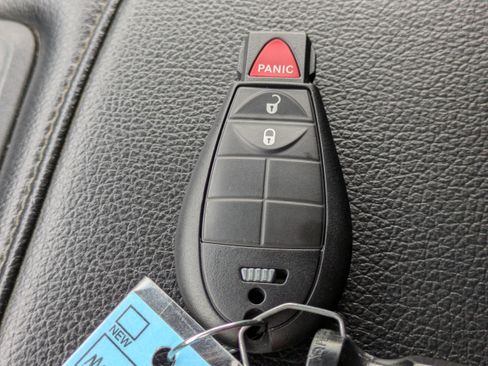 Used 2021 RAM 1500 Classic SLT image 32