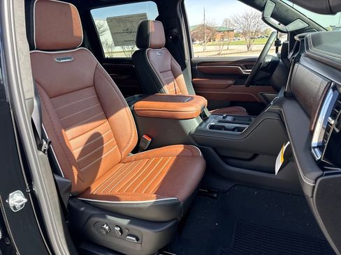 New 2026 GMC Sierra 2500 Denali Ultimate image 13