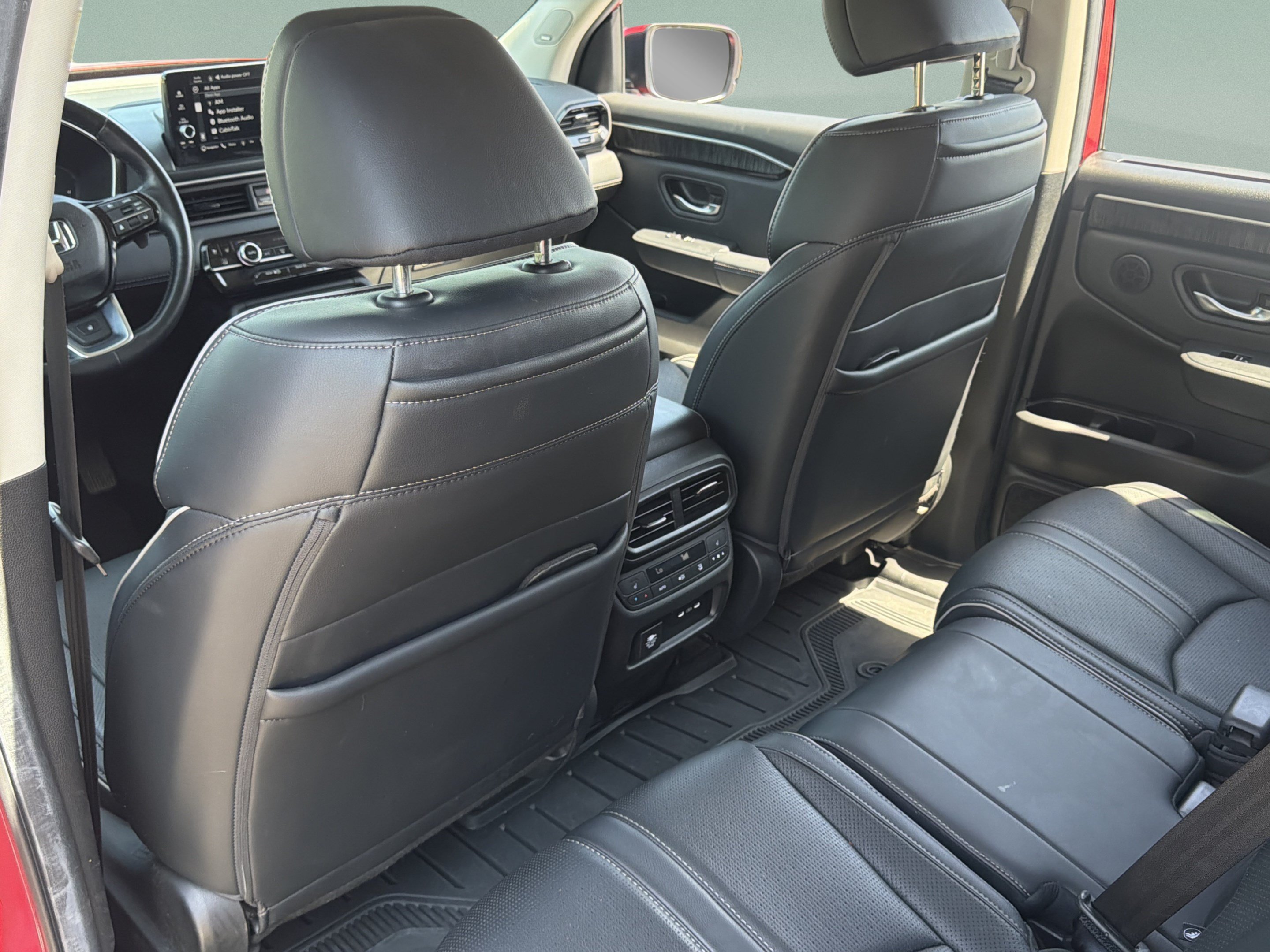 Used 2025 Honda Pilot Elite image 32