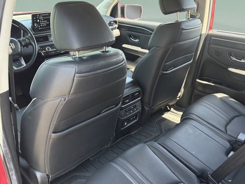 Used 2025 Honda Pilot Elite image 32