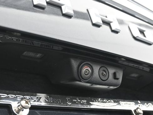 Used 2024 Chevrolet Tahoe Premier w/ Premium Package image 40