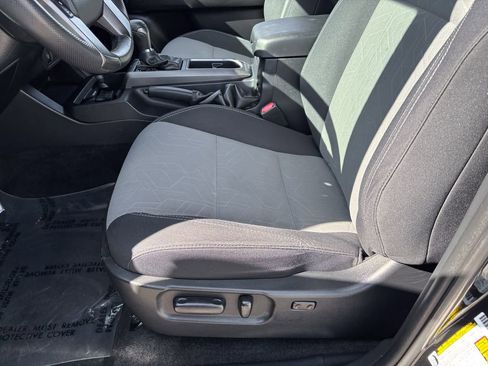 Certified 2020 Toyota Tacoma TRD Sport w/ Technology Package AWD/4WD image 25