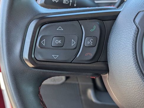 Used 2024 Jeep Wrangler Unlimited Rubicon AWD/4WD image 23