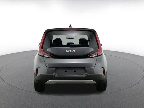 Used 2025 Kia Soul LX w/ LX Technology Package FWD image 8