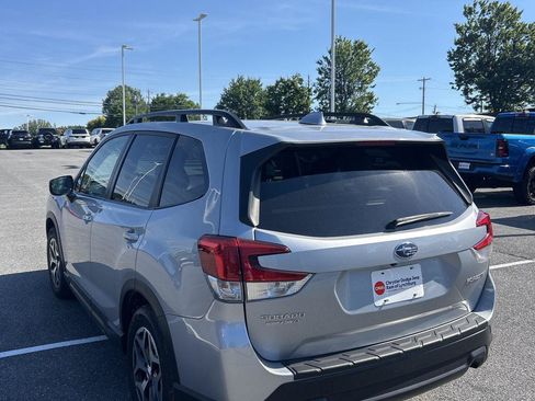 Used 2023 Subaru Forester Premium AWD/4WD image 6