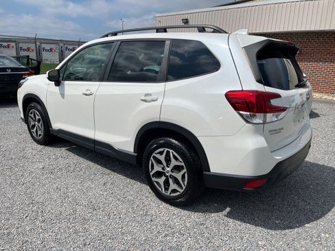 Used 2023 Subaru Forester Premium AWD/4WD image 9