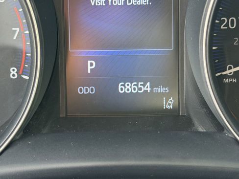 Used 2018 Toyota C-HR XLE image 23