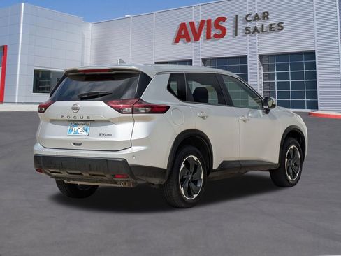 Used 2024 Nissan Rogue SV AWD/4WD image 6