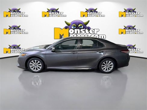 Used 2019 Toyota Camry L image 7