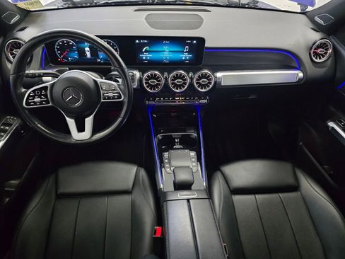 Used 2021 Mercedes-Benz GLB 250 4MATIC w/ Premium Package image 18