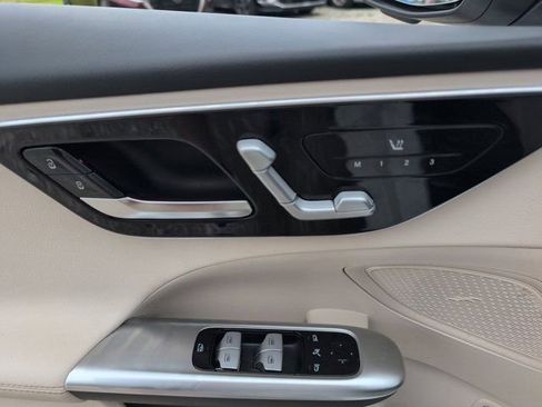 Used 2025 Mercedes-Benz C 300 Sedan image 13
