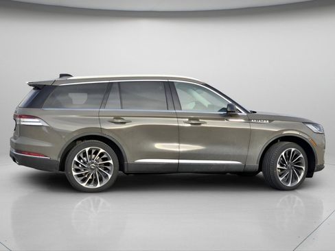 Used 2025 Lincoln Aviator Reserve w/ Equipment Group 201A image 21