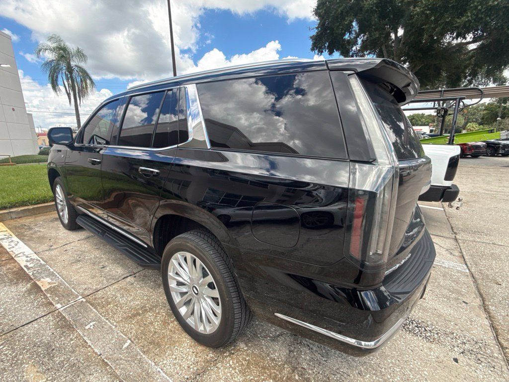 Used 2025 Cadillac Escalade Luxury RWD image 6