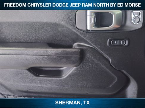 Used 2022 Jeep Wrangler Sport AWD/4WD image 16