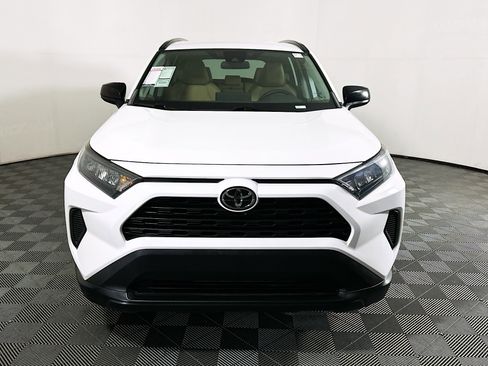Used 2021 Toyota RAV4 LE image 8