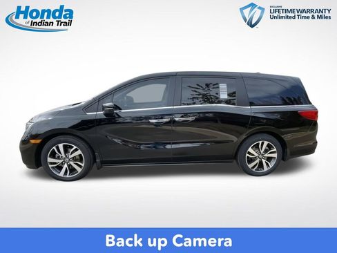 Used 2024 Honda Odyssey Touring image 2