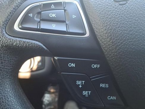 Used 2018 Ford Escape SE image 23