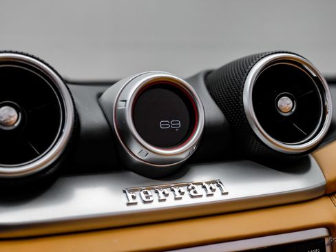 Used 2016 Ferrari California T image 67