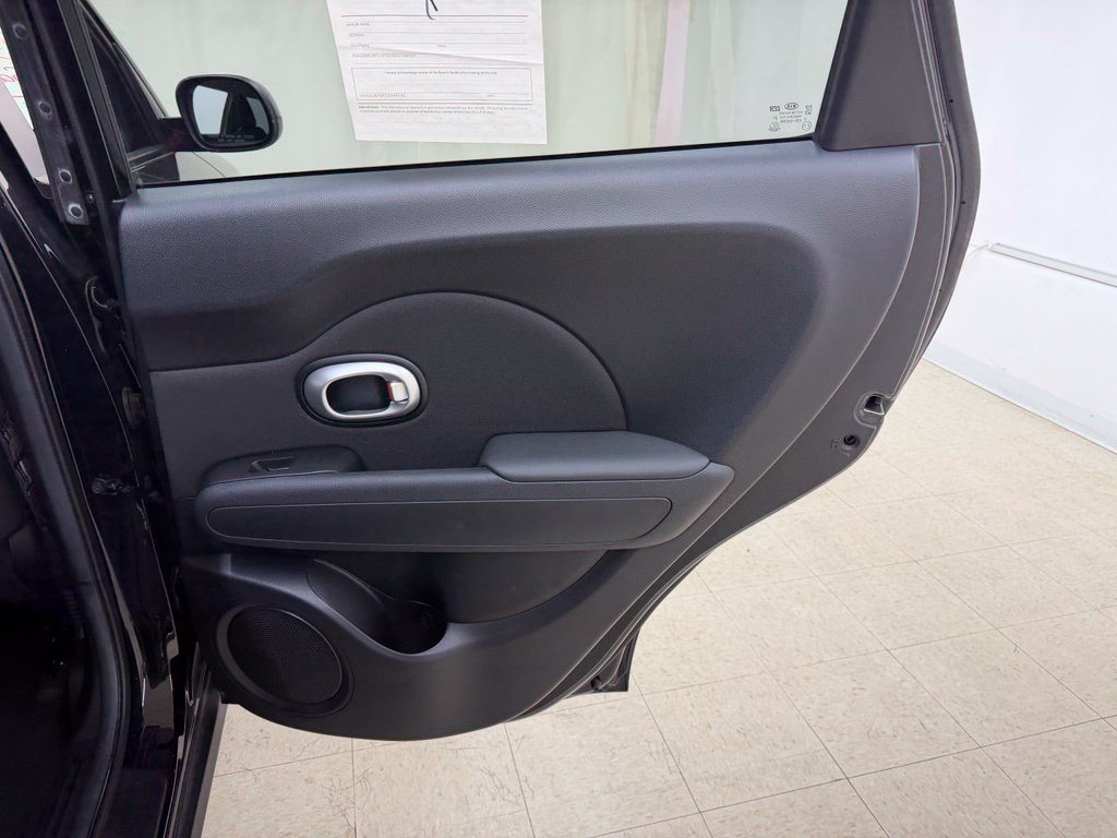 Used 2015 Kia Soul FWD image 13