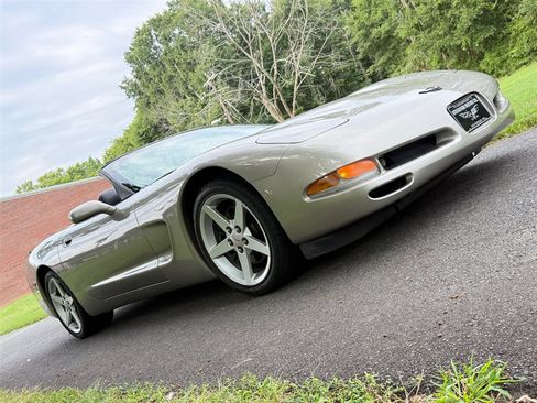 Used 1999 Chevrolet Corvette Convertible w/ Memory Pkg RWD image 30