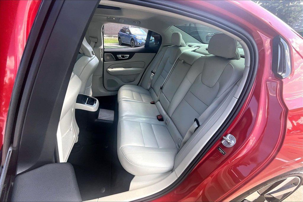 Used 2024 Volvo S60 T8 Ultimate w/ Climate Package AWD/4WD image 35