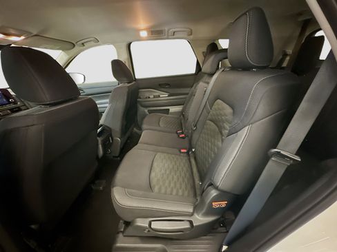 Used 2023 Nissan Pathfinder S AWD/4WD image 28