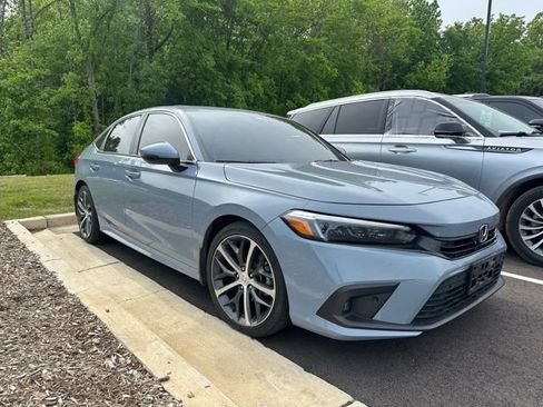 Used 2024 Honda Civic Touring image 3