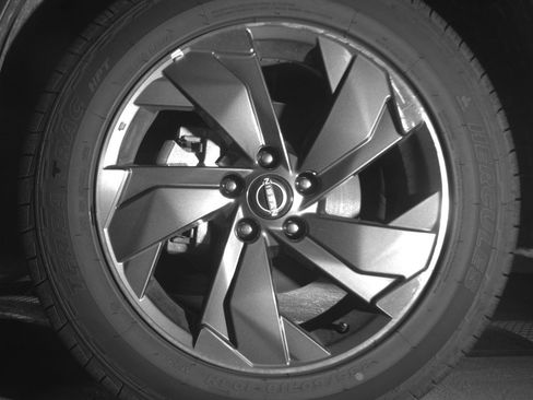 Used 2025 Nissan Rogue SV FWD image 12