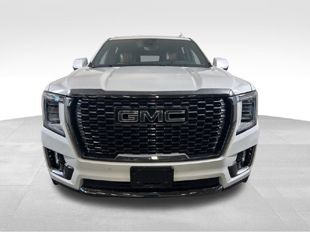 Used 2024 GMC Yukon XL Denali Ultimate AWD/4WD image 8