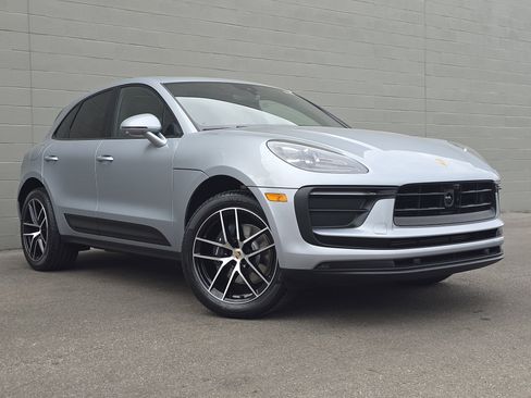 New 2026 Porsche Macan image 7