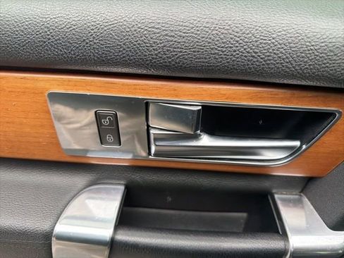 Used 2013 Land Rover LR4 HSE image 25