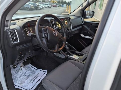 Certified 2025 Nissan Frontier SV image 12