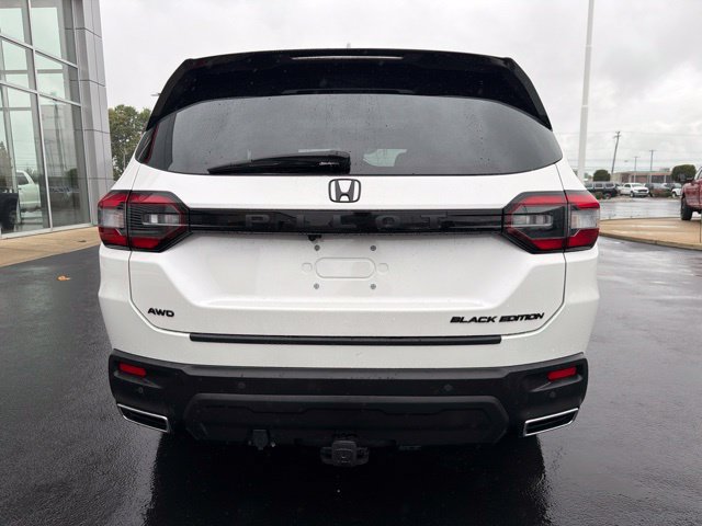 Used 2025 Honda Pilot Black Edition image 6