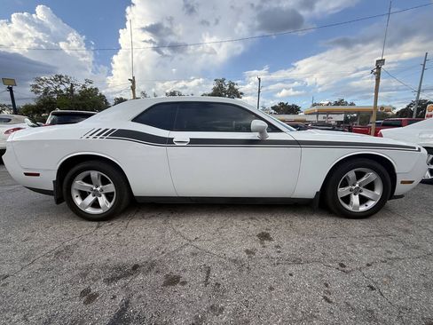 Used 2013 Dodge Challenger SXT RWD image 17