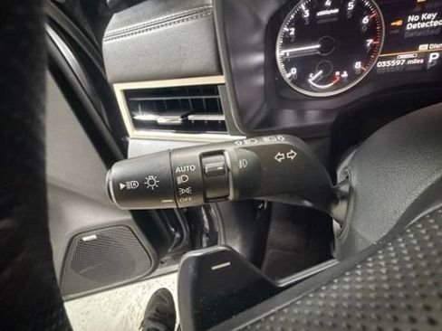 Used 2025 Mitsubishi Outlander SE FWD image 23