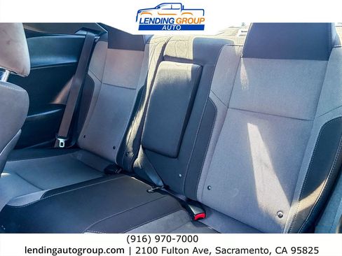 Used 2016 Dodge Challenger SXT RWD image 17