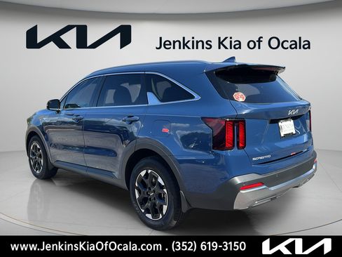 New 2026 Kia Sorento S w/ S Panoramic Sunroof Package FWD image 5