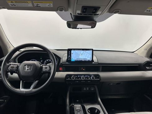 Certified 2024 Honda Pilot Touring image 22