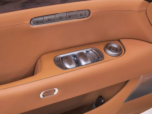 Certified 2025 Genesis G90 3.5T image 28