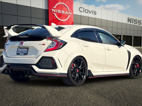 Used 2019 Honda Civic Type R image 3